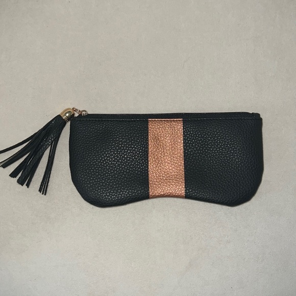 Zigi & Marais Pouch with Stripe & Tassel - Picture 1 of 7